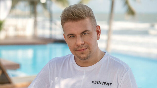 Uusi rakas?! Temptation Island Suomi -Iiro talutti kaunista blondia – kuva! Iiro nähtiin Turussa blondi kainalossa.