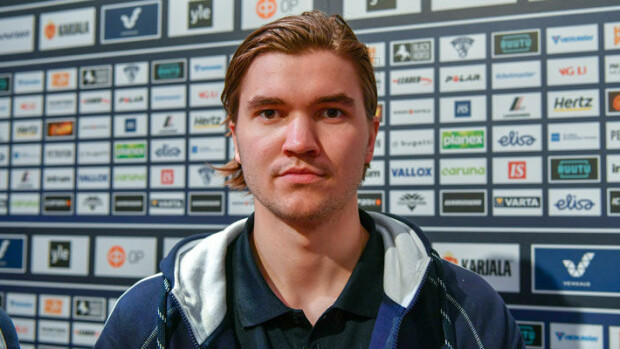 Suomella tänään kuolemanpeli Ruotsia vastaan! Puskista parrasvaloihin rymistellyt Leijona-pakki Oliwer Kaski huhutusta NHL-diilistä: ”Mitään sopimusta ei ole tehty!” Oliwer Kaski nousi yllättäen Leijonat-tähdeksi.