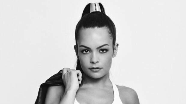 Miss Suomeksi pyrkivä Julia, 21, on myös Miss Helsinki -finalisti: poseerasi seksikkäästi alusvaatekuvissa - katso! julia lönnberg