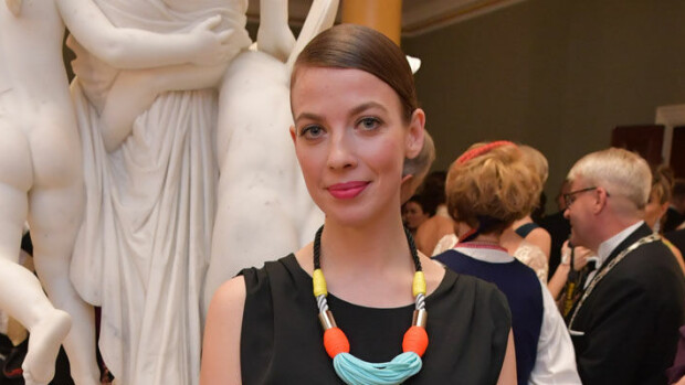 Kääk! Li Anderssonin uudella ex-kiekkoilijarakkaalla minitulot – vasemmistopomo tienasi lähes viisi kertaa enemmän! Li Anderssonin uusi rakas on jääkiekkoilija.