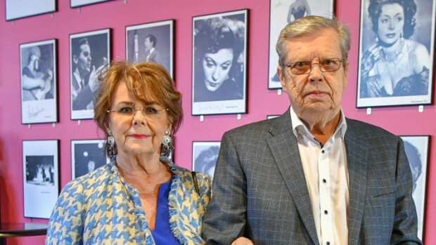 Näyttelijälegenda Pirkko Mannola, 80, ja kiekkoguru Göran Stubb, 84, yllättävät: Nautimme syntisestä elämästä! Pirkko Mannola ja Göran Stubb asuvat yhdessä.