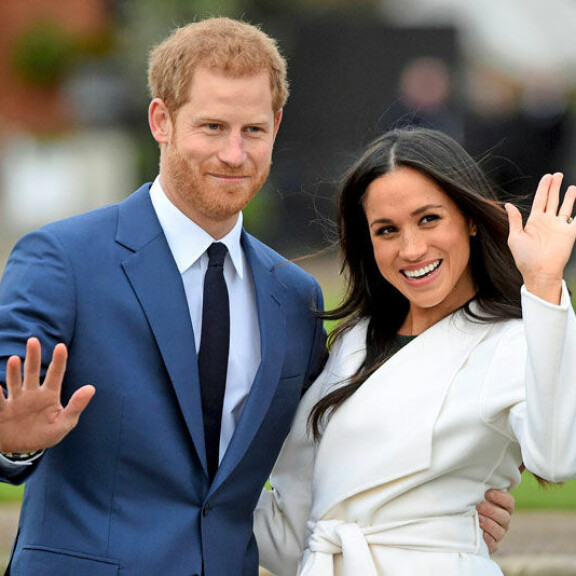 Sokkotreffeiltä herttuapariksi! Esikoispoika mullisti Harryn ja Meghanin elämän – muistatko kohusuhteen hurjimmat käänteet? Harry ja Meghan