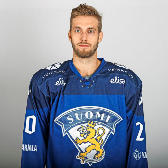 Lierihattuinen trendsetteri, komeuden perikuva ja viikinkimäinen veistos – tässä ovat Leijonien MM-joukkueen kuumimmat komistukset! Petteri Lindbohm