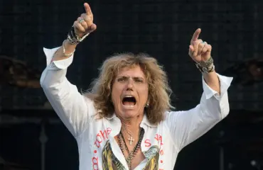 Täällä syntyivät Whitesnaken suuret hitit! Katso kuvat David Coverdalen järjettömästä mahtilinnasta – hintapyyntö 9,2 miljoonaa euroa! 