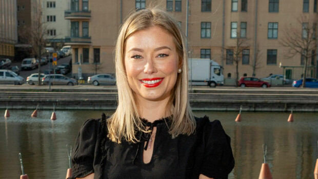 Suru-uutinen kesken unelmaloman! Bachelorette-kaunotar Jenny Helenius oli keskeyttää hulppean matkansa Jenny Helenius