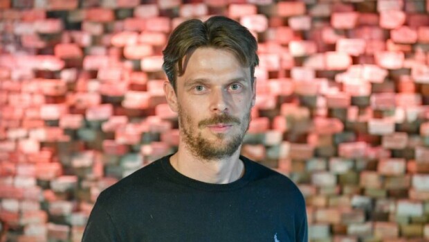 Markku Alénin poika Andrei luo kansainvälistä näyttelijänuraa - rooli Jude Law'n rinnalla: 'Hän on tavallinen ja miellyttävä mies!' Andrei Alén