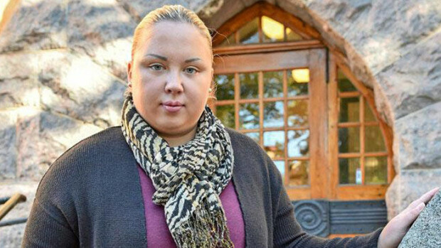 Alastonkuvia, ulosottoja, ehdollista vankeutta, Big Brother -häät… Näistä kohuista 30 vuotta täyttävä Henna Kalinainen muistetaan - katso! Henna Kalinainen