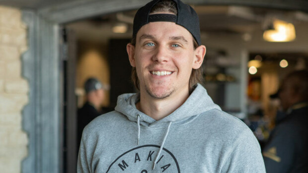 Erik Haula elää NHL-unelmaansa Nevadan autiomaassa – ”Jopa harjoituksemme ovat loppuunmyytyjä!” Erik Haula elää NHL-unelmaa.