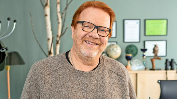 Heikki Silvennoinen paljastaa Kontio & Parmas -sarjan taustat: ”Syntyi sairaasta mielikuvituksestani!” Heikki Silvennoinen näyttelee ja käsikirjoittaa.