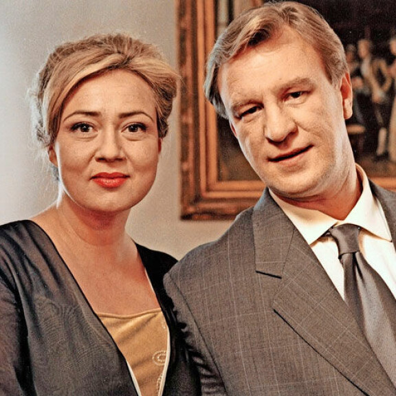 Susanna näytteli vuosina 2001–2004 Salatuissa elämissä Esko Koveron esittämän Ismo Laitelan kanssa seurustellutta Jaana Niemistä. Susanna näytteli vuosina 2001–2004 Salatuissa elämissä Esko Koveron esittämän Ismo Laitelan kanssa seurustellutta Jaana Niemistä.