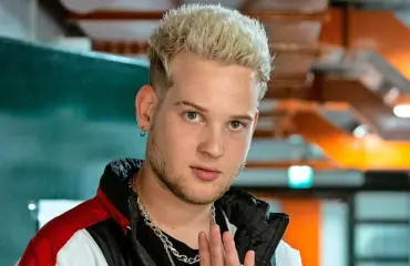 Cheek-suojatti Lukas Leonin sisko aikoo tähtiin! Vierailee Idols-tähden kappaleella - video! 