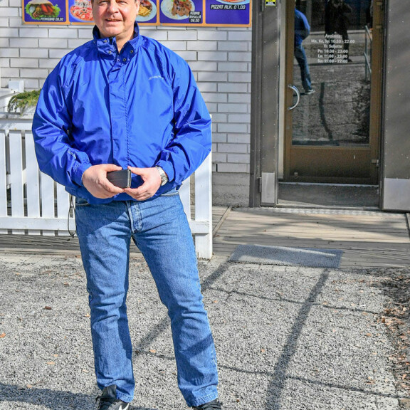 Arin ja Matin kantaravintola oli Jyväskylässä Alan pizzeria. – Matti vaati, että täällä myydään Sandelsia. Arin ja Matin kantaravintola oli Jyväskylässä Alan pizzeria. – Matti vaati, että täällä myydään Sandelsia.