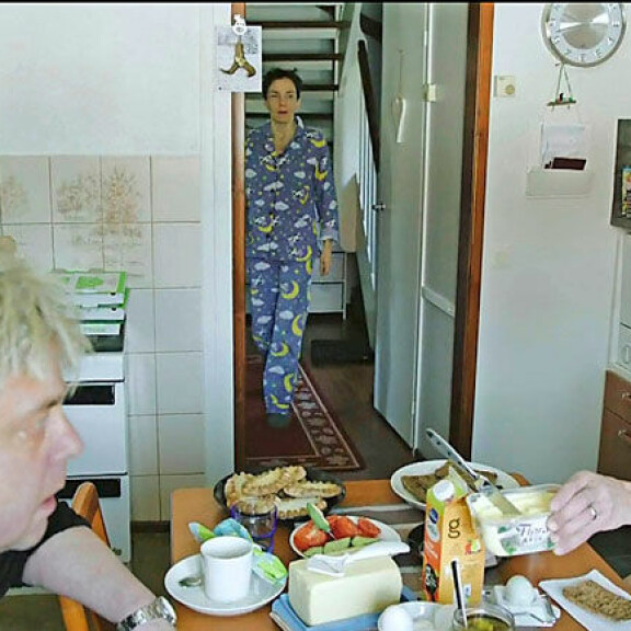 Ari nähtiin Yökylässä Maria Veitola -ohjelmassa, kun Maria vieraili Nykäsillä. Ari nähtiin Yökylässä Maria Veitola -ohjelmassa, kun Maria vieraili Nykäsillä.