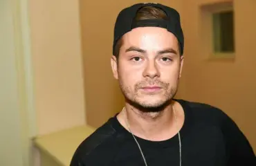 Kääk mikä itseluottamus! Niko Saarinen löi vetoa: ”Jos tämä Temptation Island Suomi -pari eroaa  niin tatuoin pers**seeni…” 