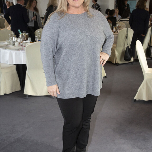 Muusikko ja juontaja Raakel Lignell kirjoittaa kirjaa - luvassa raju paljastus väkivaltaisesta ex-rakkaasta! Raakel Lignell