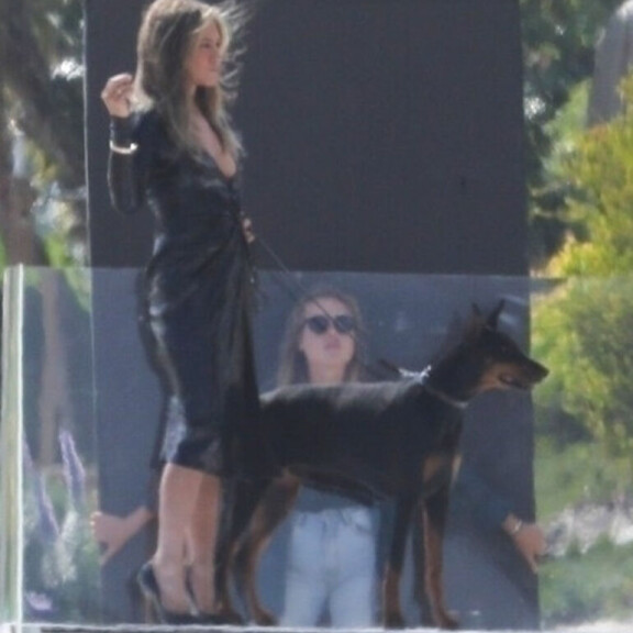 Lateksia ja nahkaa - näin rajussa asussa et ole Jennifer Anistonia nähnyt! Katso paparazzikuvat Jennifer Aniston domina-asussa