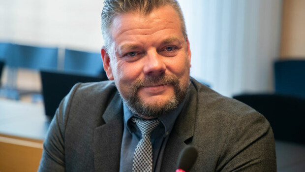 Jari Sillanpää kumosi oluita Siim-rakkaansa kanssa – kuva! Jari Sillanpää risteli Siimin kanssa.