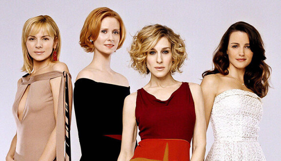 Kristin Davis (oik.) tunnetaan erityisesti ikonisesta roolistaan Sinkkuelämää- ja And just like that... -sarjoissa.