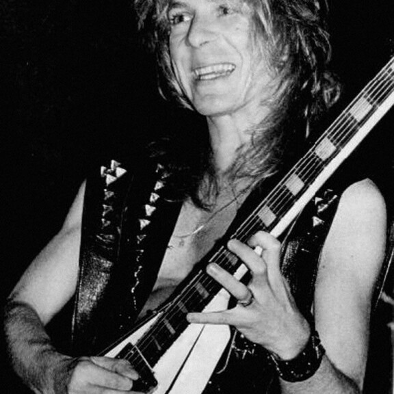 Randy lisättiin virallisesti parhaimpien rockmuusikoiden joukkoon vuonna 2004. randy rhoads
