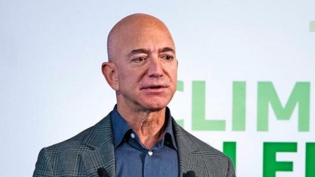Amazon-kroisos Jeff Bezos omistaa Los Angelesin ökyimmän asunnon – katso kuvat Hollywoodin kulta-ajan legendaarisesta bileluolasta Jeff Bezos