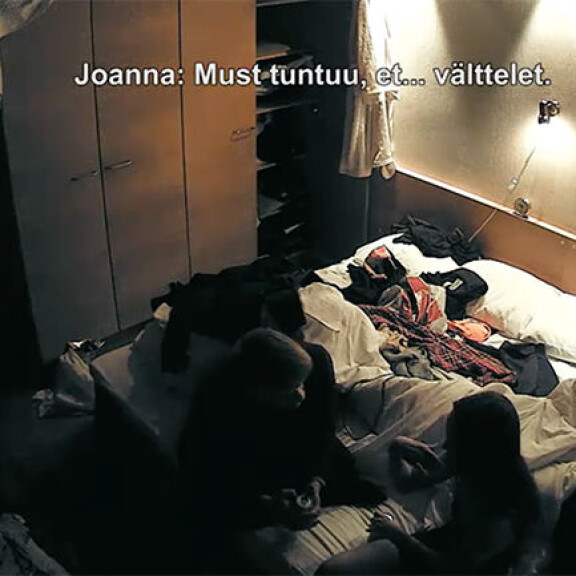 Sinkku-Joanna purskahtaa lohduttomaan itkuun makuuhuoneessa - muut viettelijättäret huolestuvat TIS-Henkan käytöksestä: 'Toi on aika hälyttävä merkki' Temptation island suomi Henkka Joanna