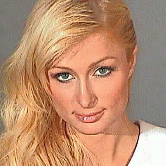 Pornoilu ja päihteet ovat historiaa! Paris Hilton juhlii 40-vuotispäiviään – muistatko nämä skandaalit ja käänteet kohukaunottaren uralta? Paris Hilton