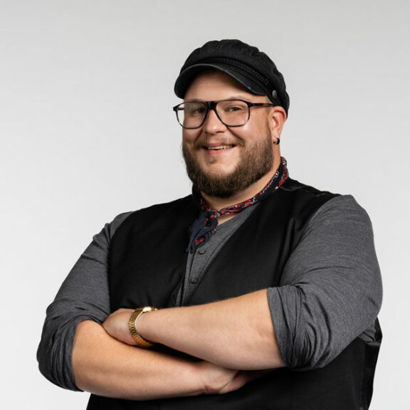 Kuka heistä on myyrä? Tässä ovat ruutuihin palaavan seikkailuohjelman julkkiskilpailijat! mikko penttilä