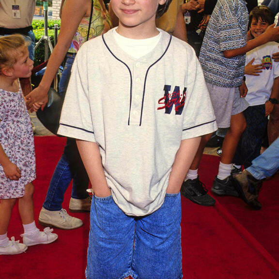 Elijah punaisella matolla vuonna 1993. Elijah Wood