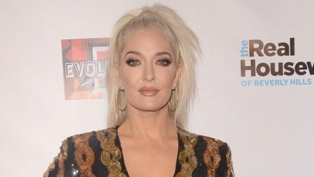 Tunnistatko samaksi henkilöksi? Tältä Hollywoodin pornoin kotirouva Erika Girardi näyttää meikittömänä erika jayne