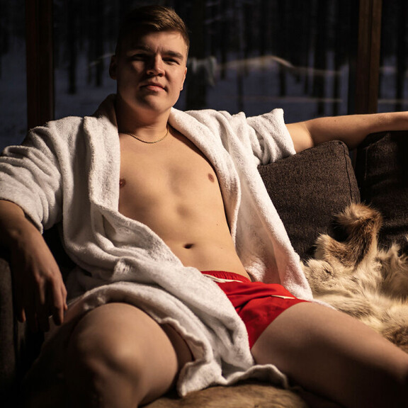 'Jos sä oot kana ja mä muna, nii voitasko vihdoinki ottaa selvää, kumpi tulee ensin' Tässä ovat Temptation Island Suomen upeat miessinkut! Esa