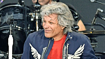 Jon Bon Jovi on kuin ranskalainen kreivi – asuu maalaiskartanossa ökypuitteissa! Asiassa kuitenkin pieni mutta