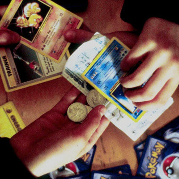 Muistatko tämän ysärilasten keräilyvillityksen? Täydellisestä Pokémon-korttikokoelmasta voi saada jopa 615 000 euroa! Pokemon-kortit