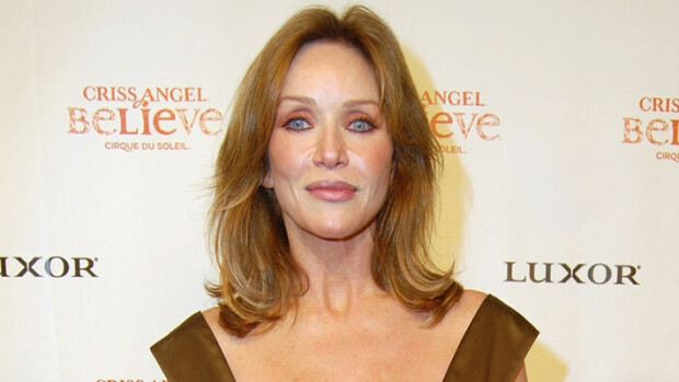 Mitä ihmettä? Kuolleeksi julistettu Bond-tyttö Tanya Roberts on sittenkin elossa Tanya Roberts on sittenkin elossa