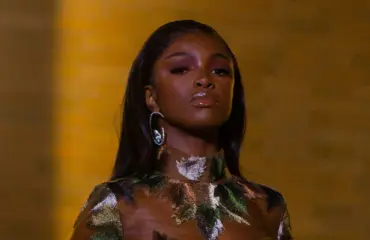 Voiko tämän paljastavammin enää pukeutua?! Victoria’s Secret -malli