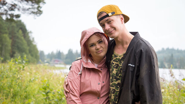 Ohhoh! Sinkku-Jesse ikuistaa varatun Jennan pusuhuulet intiimialueelleen Temptation Island Suomessa: lopputulos on mykistävä - katso kuvat! TIS