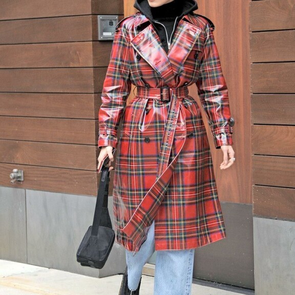 Näyttelijä Sienna Millerin laukku on kuin ökykallis ämpäri! Seiskan muotipoliisi arvioi julkkiskaunotarten syystyylin! Bella Hadid