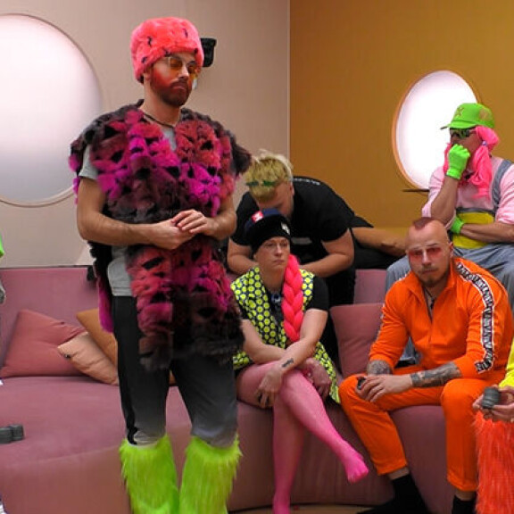 Odottaa yhteistä hotellihuonetta! BB-Arttu herkistyi yöllä ja paljasti tunteensa Ellaa kohtaan: 'Haluan oikeasti nähdä ihan v*tusti' BB