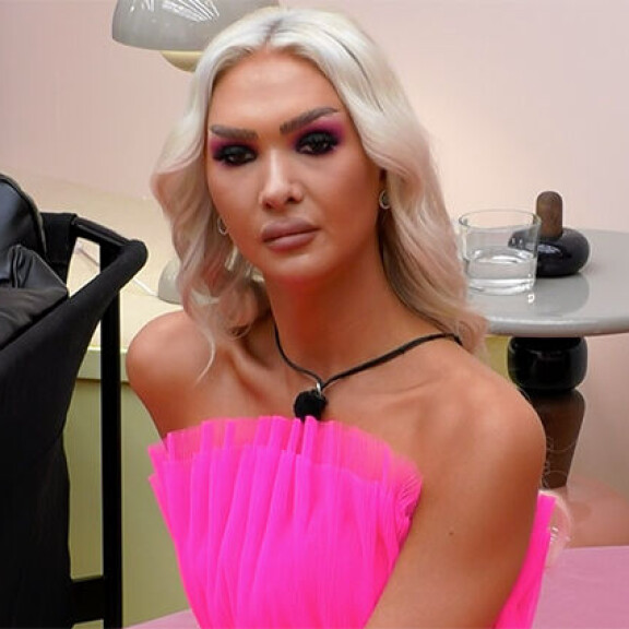 Odottaa yhteistä hotellihuonetta! BB-Arttu herkistyi yöllä ja paljasti tunteensa Ellaa kohtaan: 'Haluan oikeasti nähdä ihan v*tusti' BB-Ella