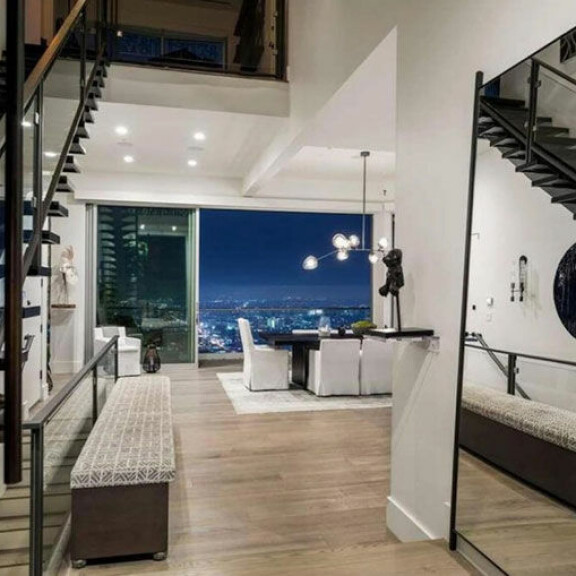 Nicole Scherzinger myy hervotonta luksuslukaaliaan: hintapyyntö yli 6,7 miljoonaa euroa - katso kuvat! 07