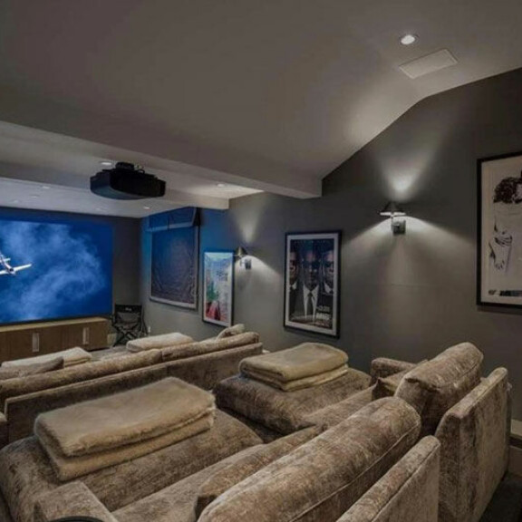 Nicole Scherzinger myy hervotonta luksuslukaaliaan: hintapyyntö yli 6,7 miljoonaa euroa - katso kuvat! 16