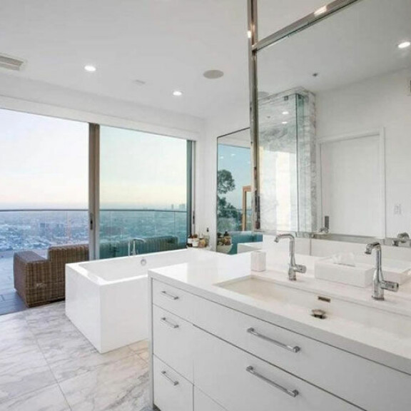 Nicole Scherzinger myy hervotonta luksuslukaaliaan: hintapyyntö yli 6,7 miljoonaa euroa - katso kuvat! 20