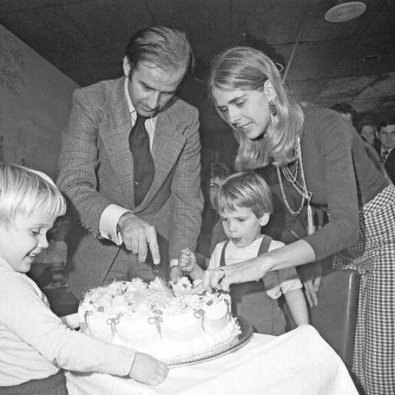 Yhdysvaltojen seuraava presidentti on jätskihullu könsikäs – Seiska selvitti Joe Bidenin taustat! Joe Biden ja perhe