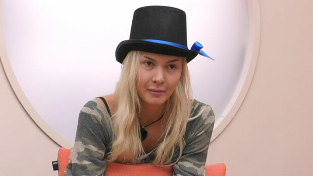 Ellan järkyttävät puheet näytettiin kaikille Big Brother -asukkaille – haukkui muita häpeilemättä: ”M**kku on aina m**kku!” BB-Ella