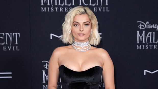 Laulajakaunotar Bebe Rexha palkitsi faninsa näyttämällä hekumallista sivutissiään: 'Näytät täydelliseltä' - katso seksikäs kuva! Bebe Rexha