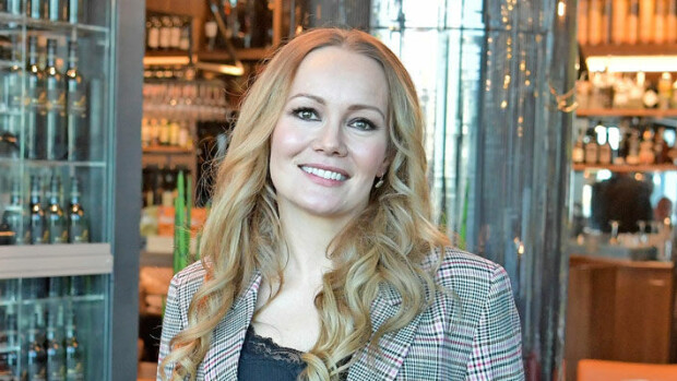 Marja Hintikka eli kaksoiselämää, pelkäsi aviomiehensä saavan salaisuuden selville: ”Meinasin saada sydänkohtauksen” – totuus paljastui Masked Singer Suomessa marja hintikka