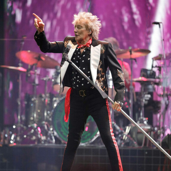 Rod laulamassa Blood Red Roses -keikkakiertueellaan saksassa vuonna 2019. Rod Stewart