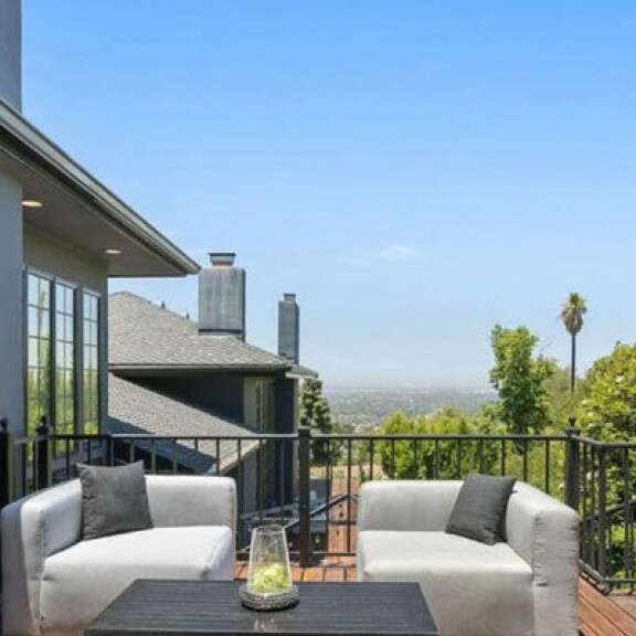 Calvin Harris myi Hollywood-lukaalinsa laulajakaunottarelle: dj-tähti tienasi kämpästä peräti 4,3 miljoonaa euroa - katso kuvat hulppeasta talosta! 5