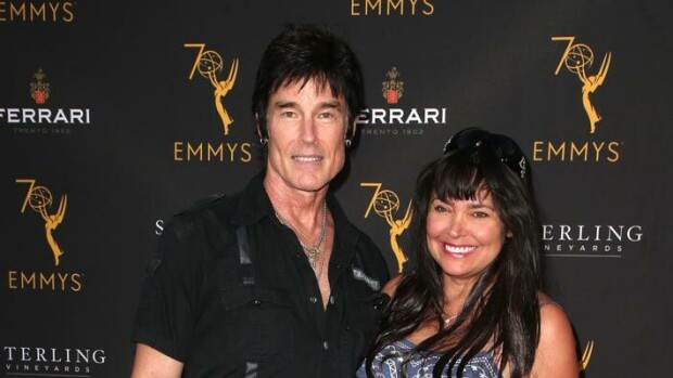 Kauniit ja rohkeat -legenda uusi vihkivalansa! Ronn Moss Seiskalle: Vaimoni haluaa peitota Ridgen ja Brooken! Ronn Moss ja Devin DeVasquez