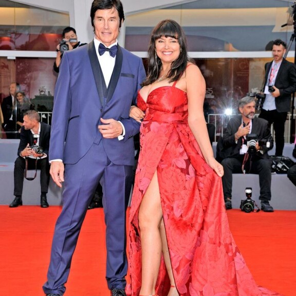 11 vuotta naimisissa olleet Ronn ja Devin uusivat vihkivalansa viime syksynä Calabriassa pidetyssä romanttisessa seremoniassa. – Se oli hieno hetki, Ronn muistelee. 11 vuotta naimisissa olleet Ronn ja Devin uusivat vihkivalansa viime syksynä Calabriassa pidetyssä romanttisessa seremoniassa. – Se oli hieno hetki, Ronn muistelee.