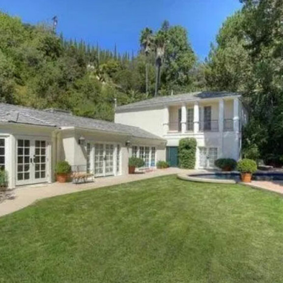 Katy Perry myy 'varakotiaan': hintapyyntö 6.7 miljoonaa - katso kuvat Beverly Hills lukaalista 2
